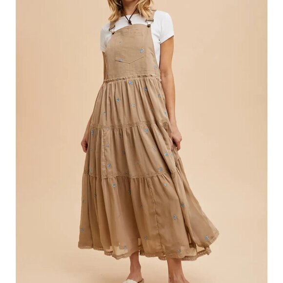 in loom Dresses & Skirts - In Loom 100% Cotton All Over Floral Embroidered Skirtall - Size Large